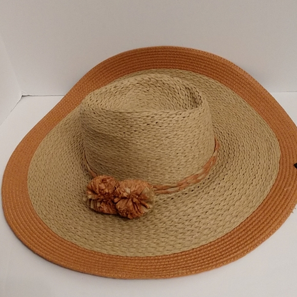 Vince Camuto Accessories - NWT Vince Camuto Wide brim floppy sun hat